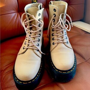 Jadon III Boot Pisa Leather Platforms M7/W8 Parchment Beige